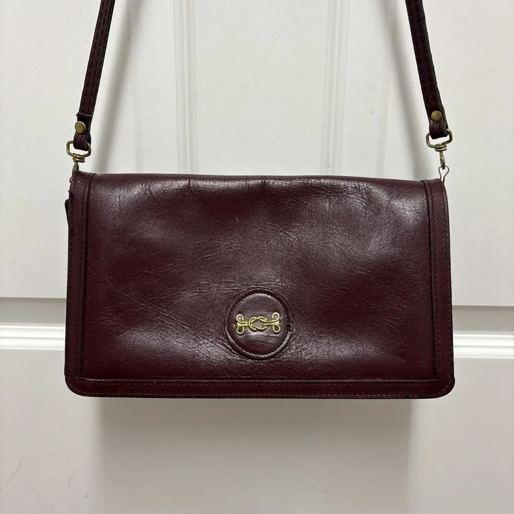 Vintage Convertible Burgundy Leather Crossbody Bag‎